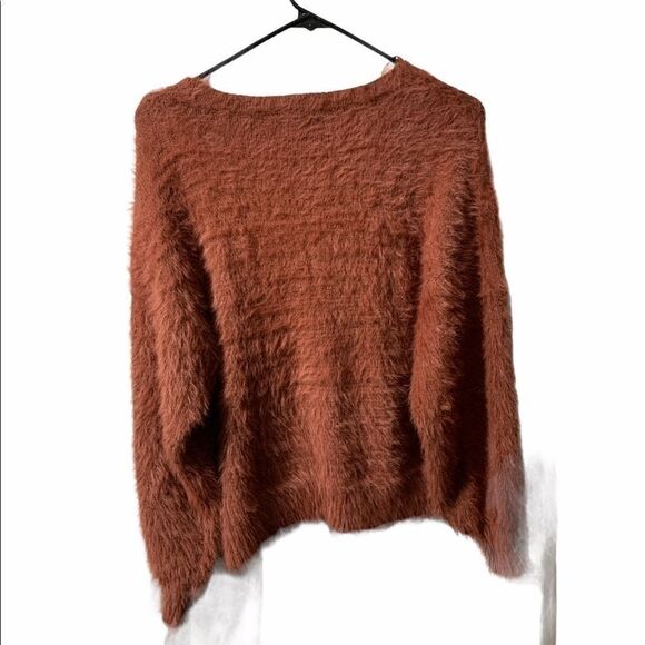 NWOT London Kaye Fluffy Sweater - Picture 2 of 8